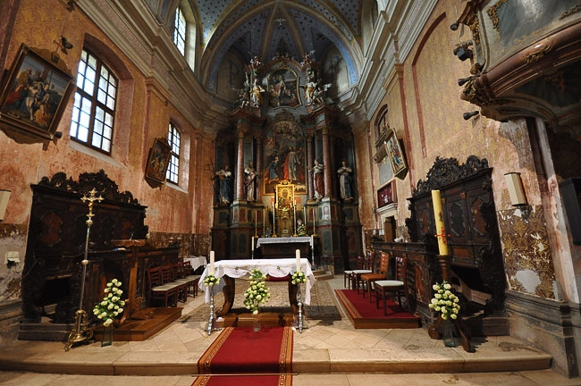 unutrašnjost crkve Sv. Petra i Pavla